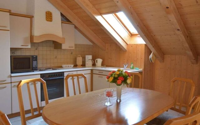 Cushy Apartment with Hot Tub, Sauna, Solarium, BBQ, Balcony