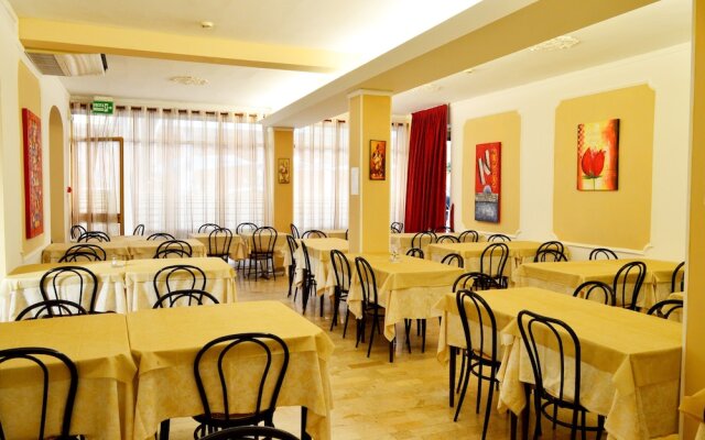 New Hotel Cirene Room for two People Full Pension Package