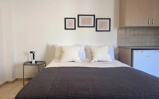 Phaedrus Living: Hoopoe Residencies 103