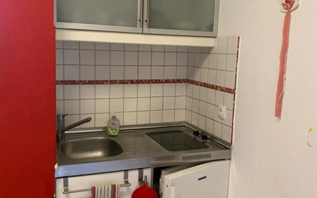 Zwei Zimmer Appartment mit Balkon und Stellplatz voll möbliert