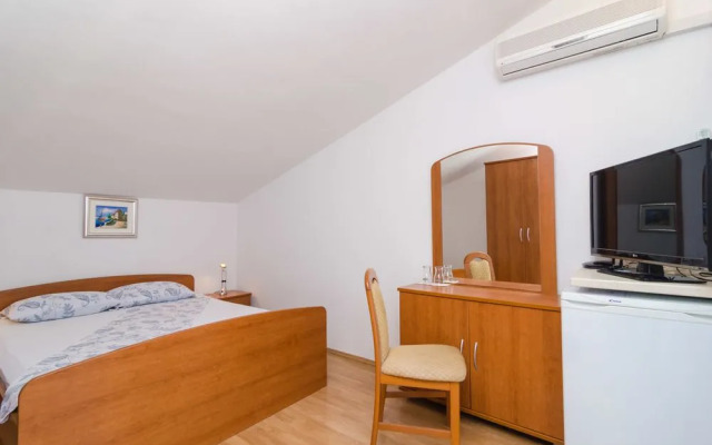 Apartments & Rooms Barisic