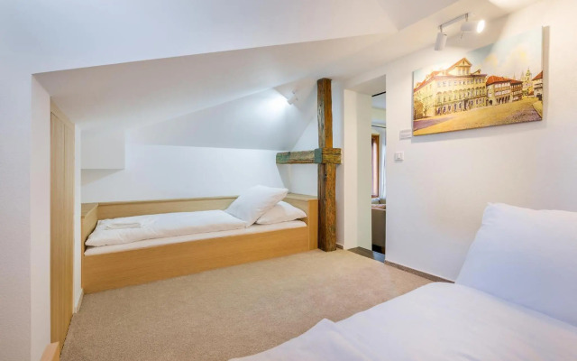 Modern Apartment in a Picturesque 15th-Century Building