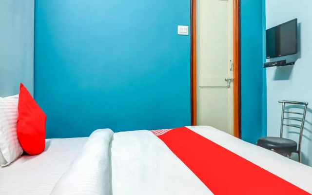 OYO Flagship 80502 Hotel Triveni