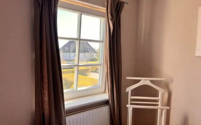 "lee" in House Smaswai 10