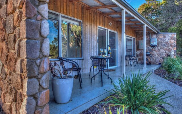 Coles Bay Stone Cottage