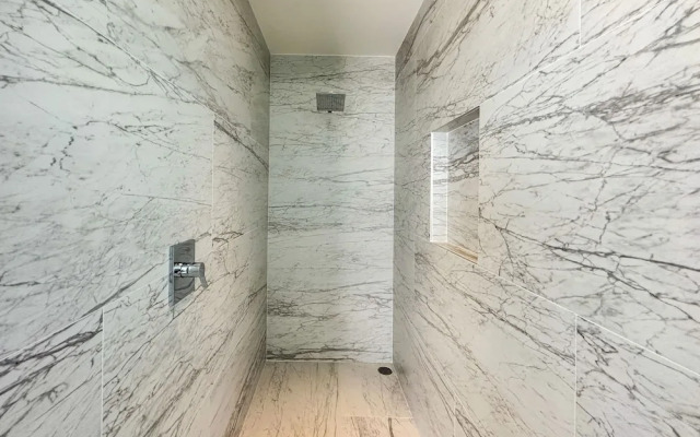 5BR Beachfront Luxury Condo