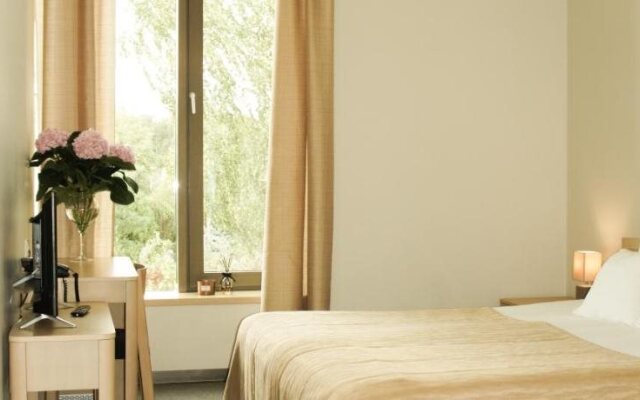 Zaliasis slenis - Self check-in hotel