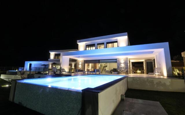 Villas Les Blancs 2 - Private Pool, 5 Bdrms, Panoramic View