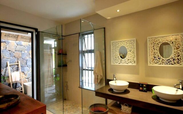 Villa With 3 Bedrooms in Poste de Flacq, With Wonderful sea View, Priv
