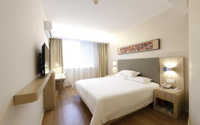 Hanting Hotel Dunhua Railway Station