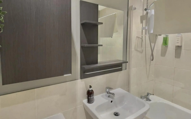 Monkbridge Mews Apartment