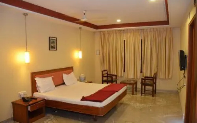 Hotel Raya's & Annexe 1