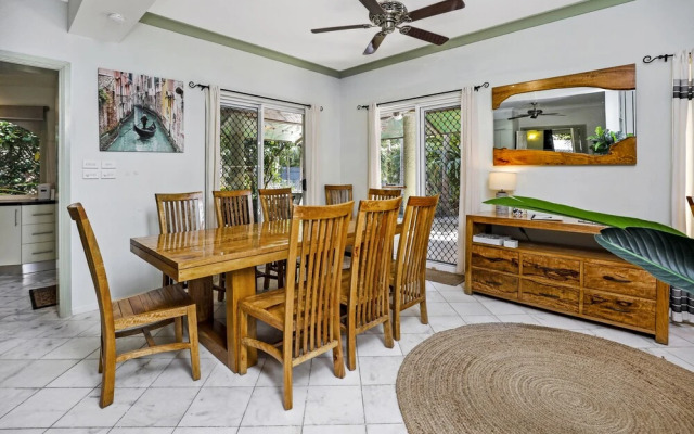 Tropical Villa Bella with Private Pool