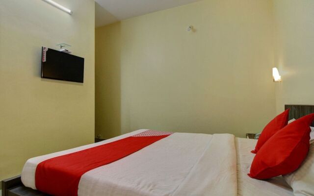 OYO 22536 Vishaak Inn