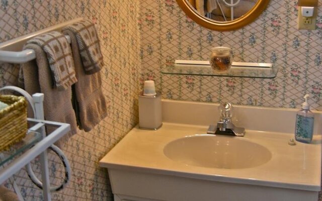 Old Tower House Bed & Breakfast