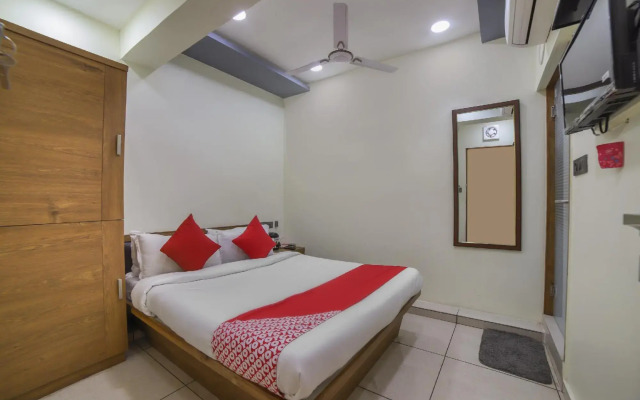 OYO 66877 Hotel VM Palace