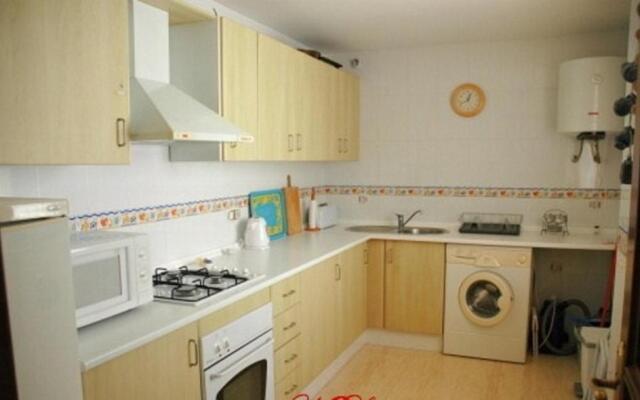 One-bedroom flat 200m from the beach