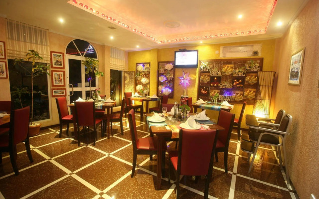 Le Vieux Nice Inn