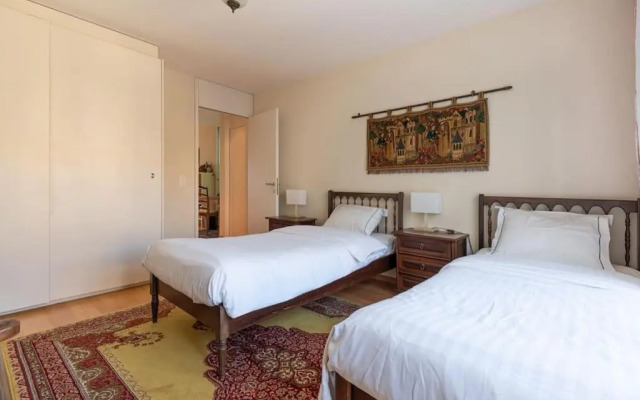 Lakeside Apartment with panoramic view on the lake