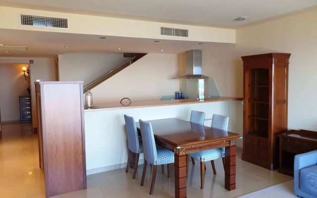 Luxury Villa Luna Suites frente al mar