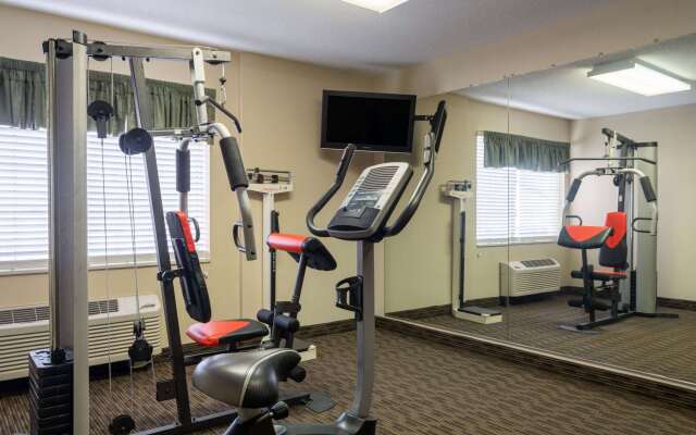 AmericInn by Wyndham Cedar Rapids North