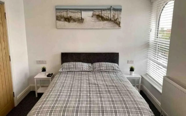 OYO Hillcrest Studio Apartments