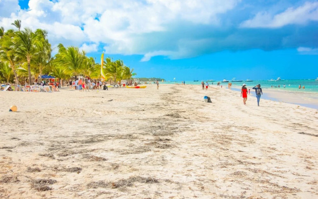 White Sands Beach
