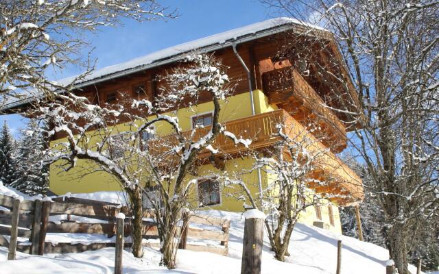 Modern Chalet in Wagrain with Balcony