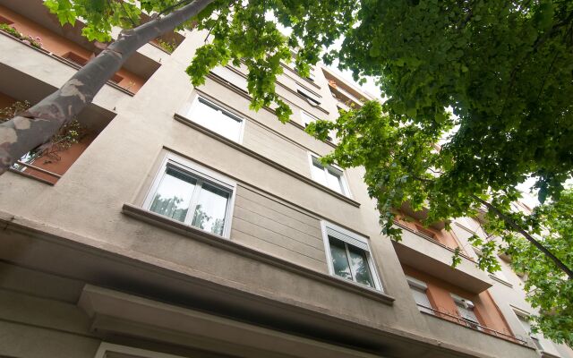 BBarcelona Gaudi Avenue Flats