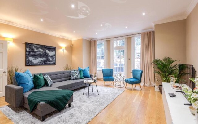 Luxurious Central Kensington Apartment