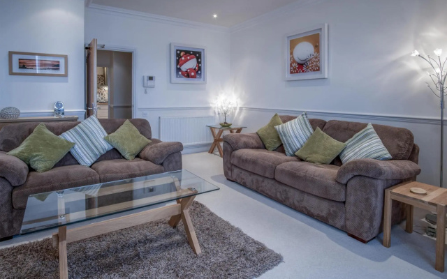 South Beach View - 2 Bedroom Apartment - Tenby