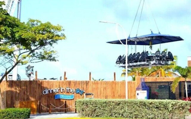 2 Minute Walk to Beach 1bdrm Condo with Pool