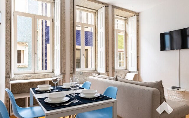 Mitch1 · Spacious Duplex in Porto's Downtown A/C