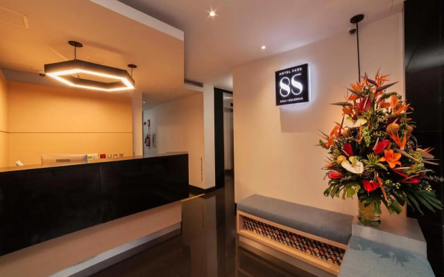 Aparta Suites Park 85