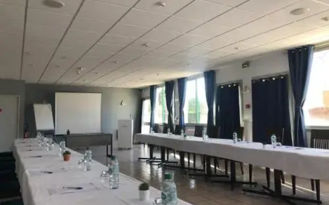 Cit' Hôtel la Pyramide