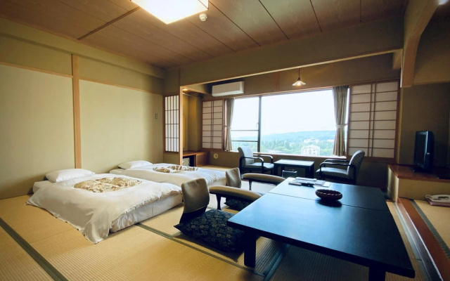 Hotel Taiko – Guest Rooms – Myoko
