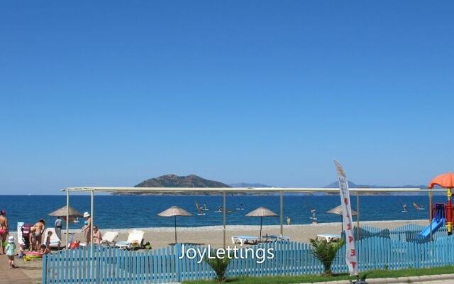 Villa NP17 by JoyLettings