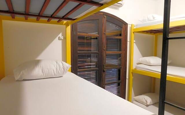 Na Praia - Family Hostel & Coworking #napraiaconnection