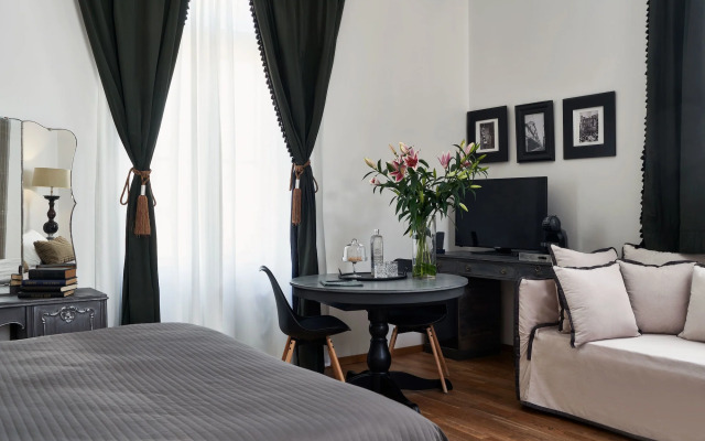 Emporikon Athens Hotel