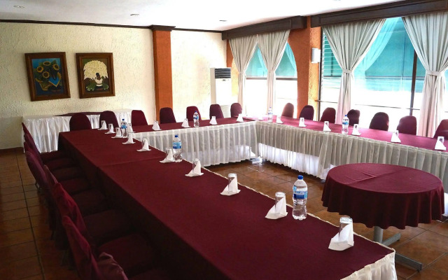 Hotel & Suites Villa del Sol