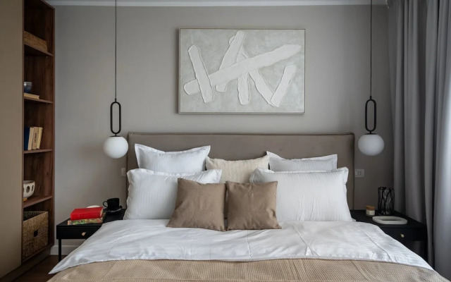 Views of all the Palaces 2BR Stunner