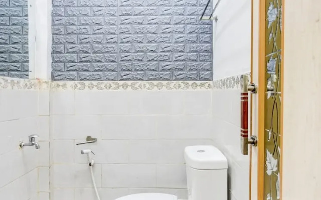 Oemah Ratu Hostel Syariah by OYO Rooms