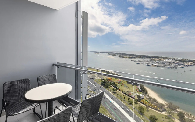 Meriton Suites Southport, Gold Coast