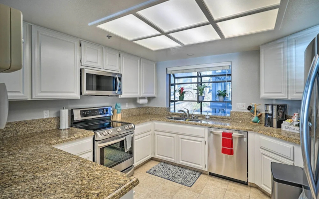 Cliffside Pacifica Hideaway: Unbeatable View!