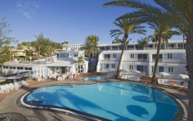 Plus Fariones Apartamentos