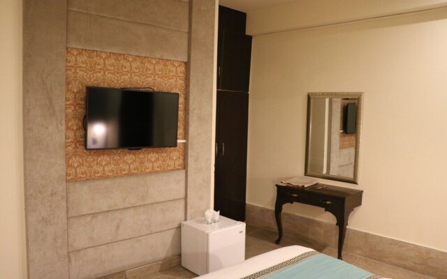 Shelton Hotel Lahore