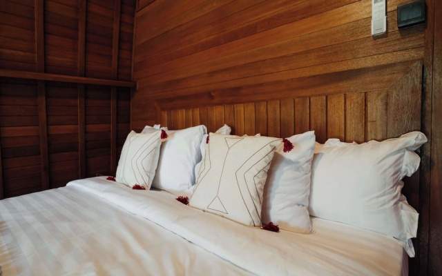Maha Villa Kelating – Guest Rooms – Tibubiu