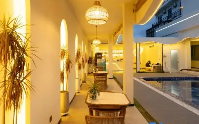 Qianxun Homestay (Riyue Bay)