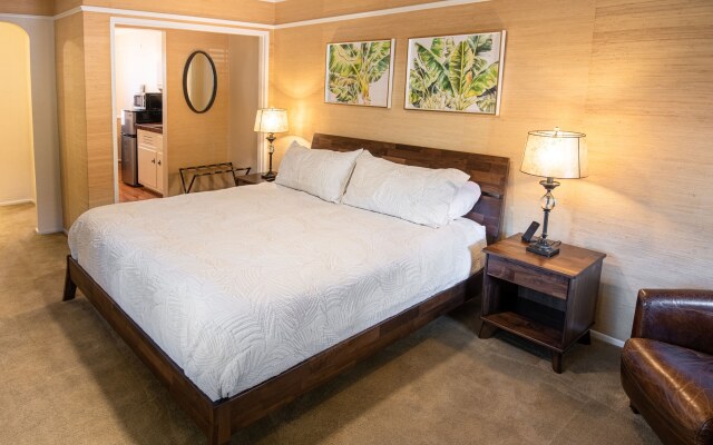 Harbor House Inn