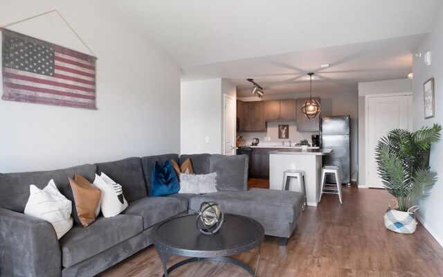 The Luxe Suites at University of Arkansas